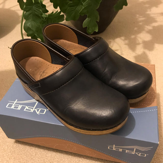 dansko(ダンスコ)の■ダンスコ DANSKO *プロフェッショナル 木目ソール紺 *36/23 レディースの靴/シューズ(ローファー/革靴)の商品写真