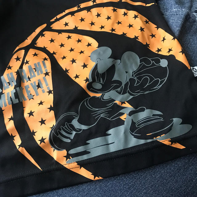 Disney(ディズニー)のバスケ Tシャツ 美品 スポーツ/アウトドアのスポーツ/アウトドア その他(バスケットボール)の商品写真