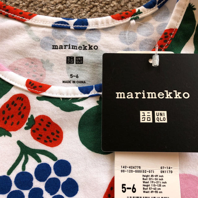 marimekko(マリメッコ)の最終価格！海外ユニクロ限定 マリメッココラボ ワンピース キッズ/ベビー/マタニティのキッズ服女の子用(90cm~)(ワンピース)の商品写真