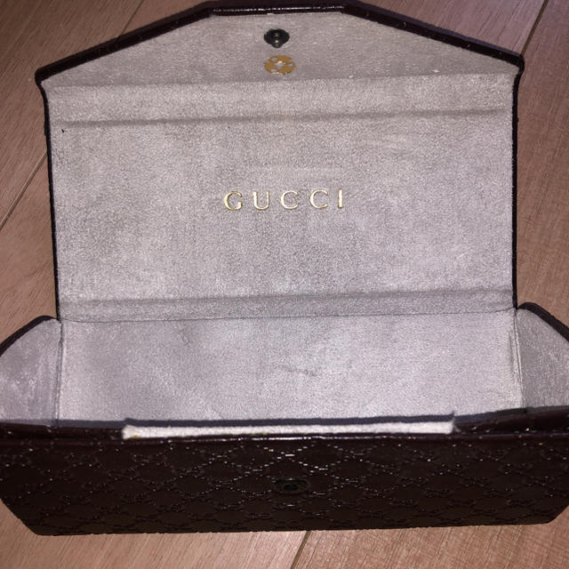 Gucci(グッチ)の未使用★ケース付き！GUCCI グッチ　サングラス　紫外線予防　すっぴん隠し レディースのファッション小物(サングラス/メガネ)の商品写真