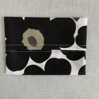 マリメッコ(marimekko)のマリメッコ　ミニウニッコ黒　ポケットティッシュケース(その他)