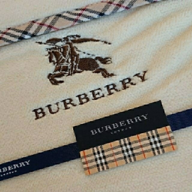 BURBERRY(バーバリー)のバーバリーコットン ボアシーツ インテリア/住まい/日用品の寝具(シーツ/カバー)の商品写真