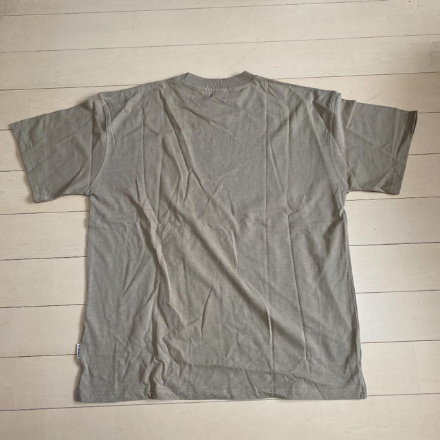 AIRWALK(エアウォーク)のメンズTシャツベージュLサイズ メンズのトップス(Tシャツ/カットソー(半袖/袖なし))の商品写真
