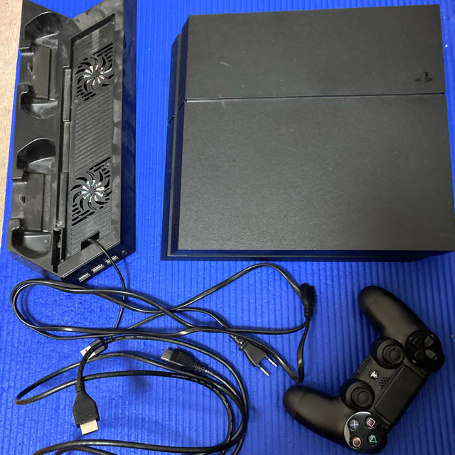 PlayStation4(プレイステーション4)のプレステ4 エンタメ/ホビーのゲームソフト/ゲーム機本体(家庭用ゲーム機本体)の商品写真
