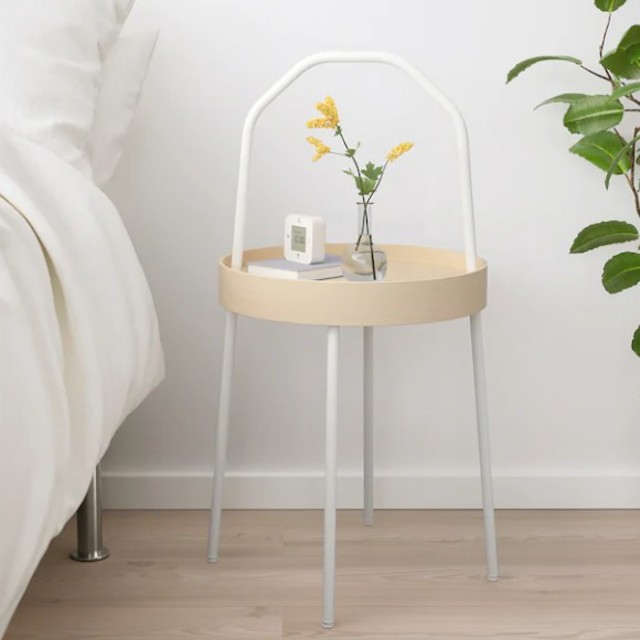IKEA(イケア)のIKEA（イケア）サイドテーブル　ブールヴィーク（ホワイト） インテリア/住まい/日用品の机/テーブル(コーヒーテーブル/サイドテーブル)の商品写真