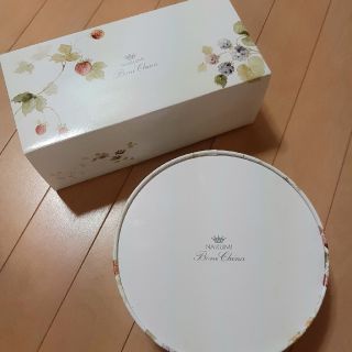 ナルミ(NARUMI)の【期間限定値下げ】NARUMI ボーンチャイナ プレート マグカップ セット(食器)