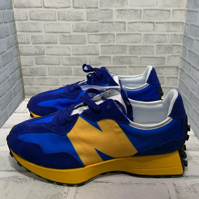 New Balance(ニューバランス)のあーちゃん様専用未使用　Newbalance ニューバランス　MS327 CLB メンズの靴/シューズ(スニーカー)の商品写真