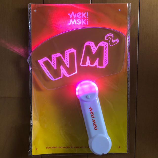 WekiMeki Weki Meki ペンミ ペンライト エンタメ/ホビーのCD(K-POP/アジア)の商品写真