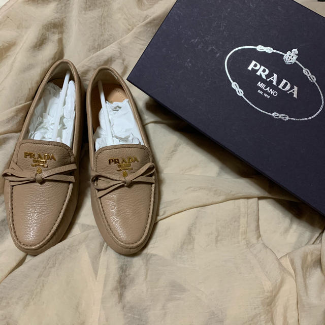 レディースPRADA アウトレット品　ローファー