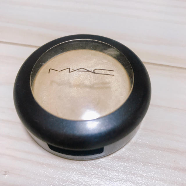 MAC(マック)のMAC⭐︎アイシャドウ　パール コスメ/美容のベースメイク/化粧品(アイシャドウ)の商品写真