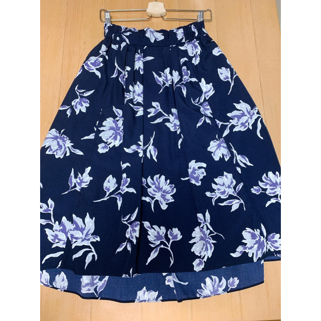 BEAMS(ビームス)のBEAMS 花柄ミモレ丈スカート レディースのスカート(ひざ丈スカート)の商品写真