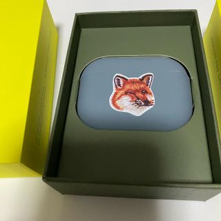 メゾンキツネ(MAISON KITSUNE')のMAISONKITSUNE AirPods pro case ブルー(モバイルケース/カバー)