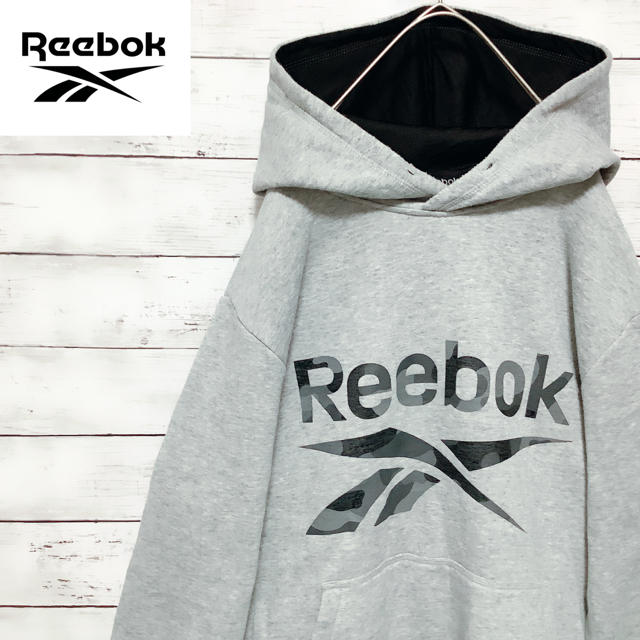 Reebok(リーボック)のReebok 一点物　迷彩ビッグロゴ　グレープルオーバーパーカー メンズのトップス(パーカー)の商品写真