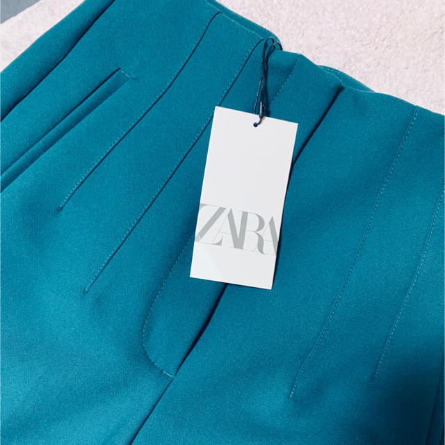 ZARA(ザラ)の【販売期限9/9】ZARA ハイウエストパンツ レディースのパンツ(クロップドパンツ)の商品写真