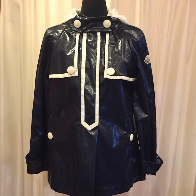 MONCLER(モンクレール)のMONCLER モンクレール レインコート ネイビー  SIZE 0 レディースのジャケット/アウター(その他)の商品写真