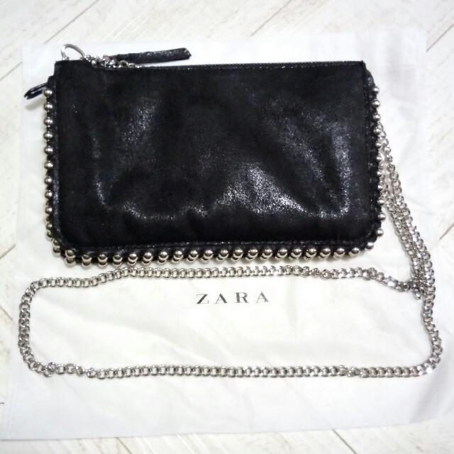 ZARA(ザラ)のZARA スタッズ付ブラックボディクロスバッグ レディースのバッグ(ショルダーバッグ)の商品写真