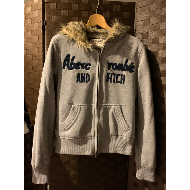 Abercrombie&Fitch(アバクロンビーアンドフィッチ)のAbercrombie＆Fitch パーカー　レディース レディースのトップス(パーカー)の商品写真