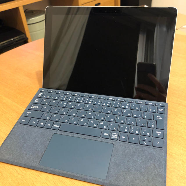 Microsoft(マイクロソフト)のSurface Go 128G メモリ8GB【タイプカバー・USBハブ付】 スマホ/家電/カメラのPC/タブレット(ノートPC)の商品写真