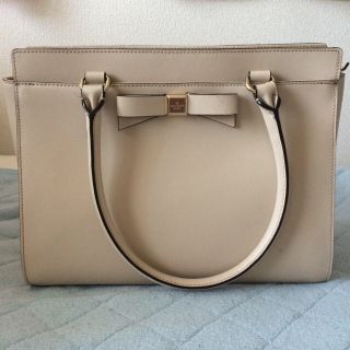 ケイトスペードニューヨーク(kate spade new york)のケイトスペード バッグ アイボリー 値下げしました(ハンドバッグ)