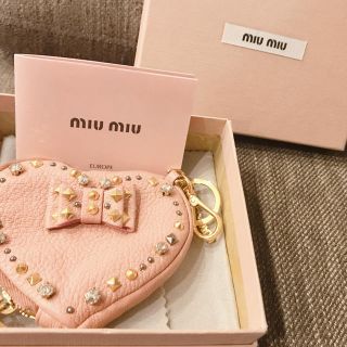 ミュウミュウ(miumiu)の2012年バレンタイン限定　miumiuコインケース(コインケース)