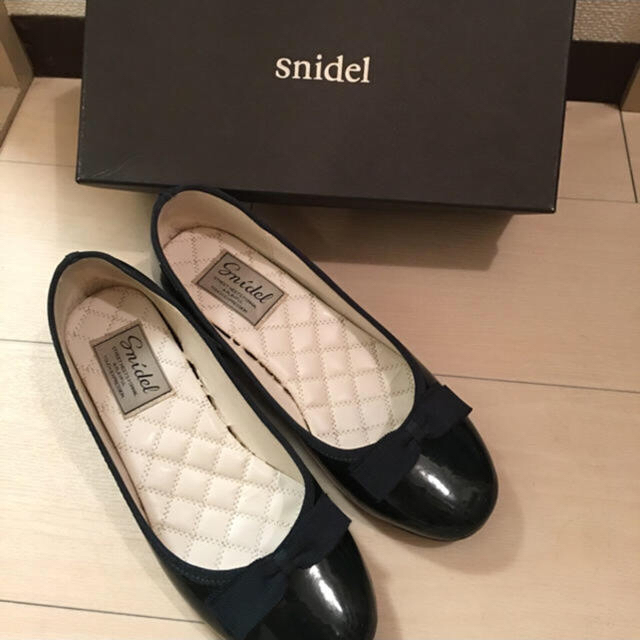 SNIDEL(スナイデル)のsnidel リボンフラットシューズ レディースの靴/シューズ(ハイヒール/パンプス)の商品写真