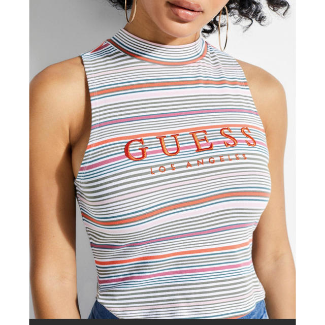 GUESS(ゲス)の【新品未使用】GUESS ノースリーブハイネックトップス レディースのトップス(タンクトップ)の商品写真