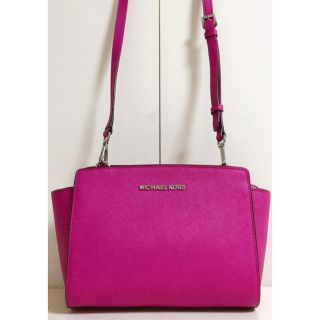 マイケルコース(Michael Kors)の☆超美品☆送料無料☆MICHAELKORSマイケルコースレザーショルダーバッグ☆(ショルダーバッグ)