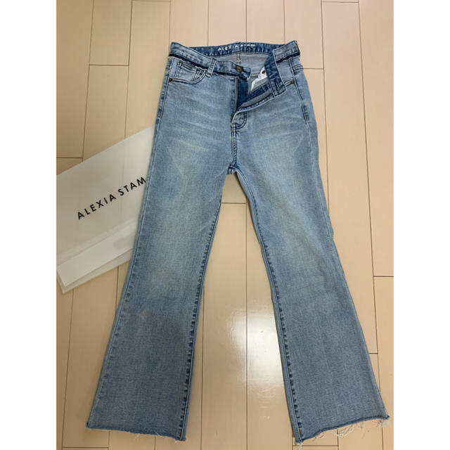 ALEXIA STAM(アリシアスタン)の アリシアスタン Cropped Flare Jeans クロップドフレアデニム レディースのパンツ(デニム/ジーンズ)の商品写真