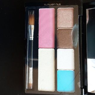 シュウウエムラ(shu uemura)の♡shu uemuraのカスタムパレット　新品未使用!(フェイスパウダー)