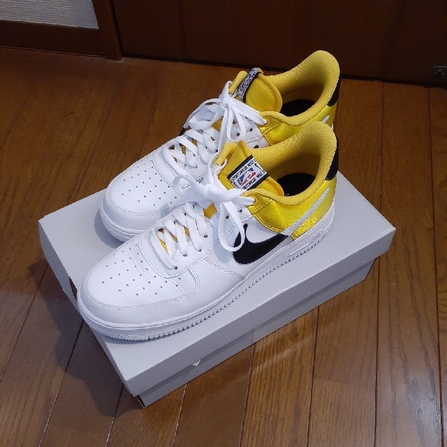 NIKE  AIR FORCE  1    07    LV8