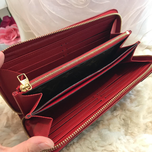 超人気の LOUIS VUITTON ルイヴィトン 長財布 ジッピーウォレット