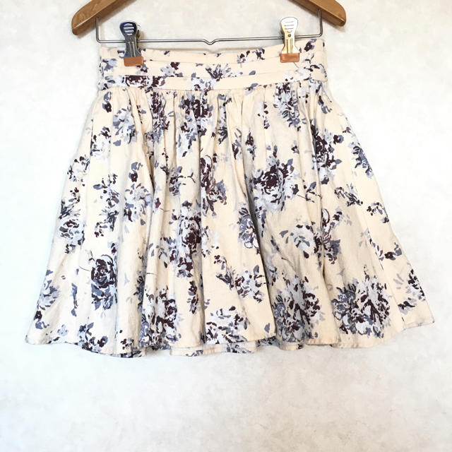 LOWRYS FARM(ローリーズファーム)のLOWRYS FARM 花柄スカート レディースのスカート(ミニスカート)の商品写真