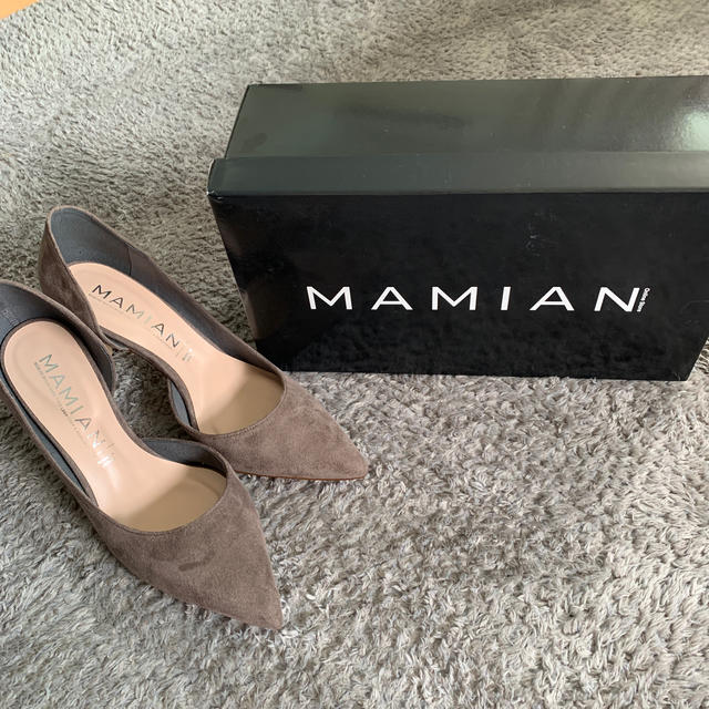 MAMIAN(マミアン)のMAMIAN ポインテッドトゥサイドカットパンプス レディースの靴/シューズ(ハイヒール/パンプス)の商品写真
