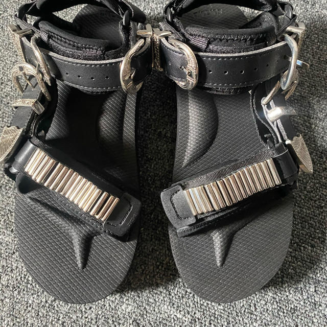 TOGA SUICOKE トーガスイコック メタルサンダル 23㎝ - サンダル