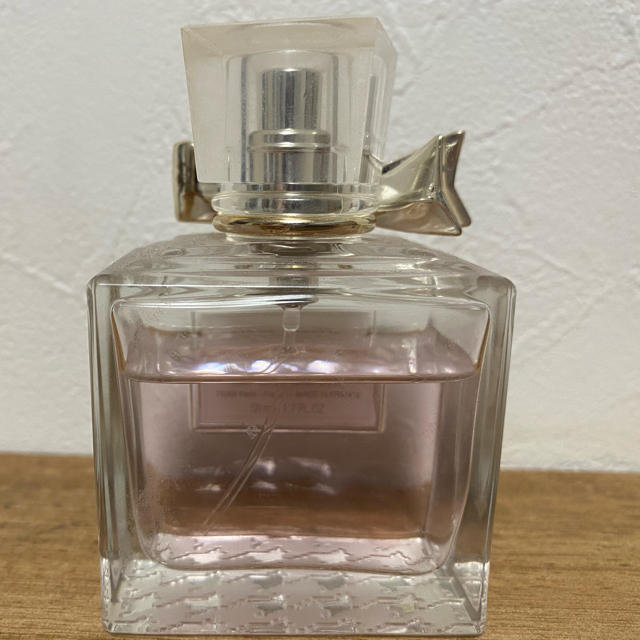 Dior(ディオール)のDior ブルーミングブーケ 50ml 香水 コスメ/美容の香水(香水(女性用))の商品写真