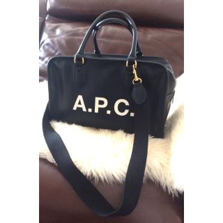 A.P.C.の2018年限定ボストンバッグ 完売 | munchercruncher.com