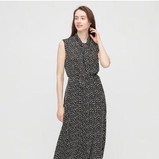 ユニクロ(UNIQLO)の1回着用 UNIQLO ユニクロプリントボウタイブラウス 黒(シャツ/ブラウス(半袖/袖なし))