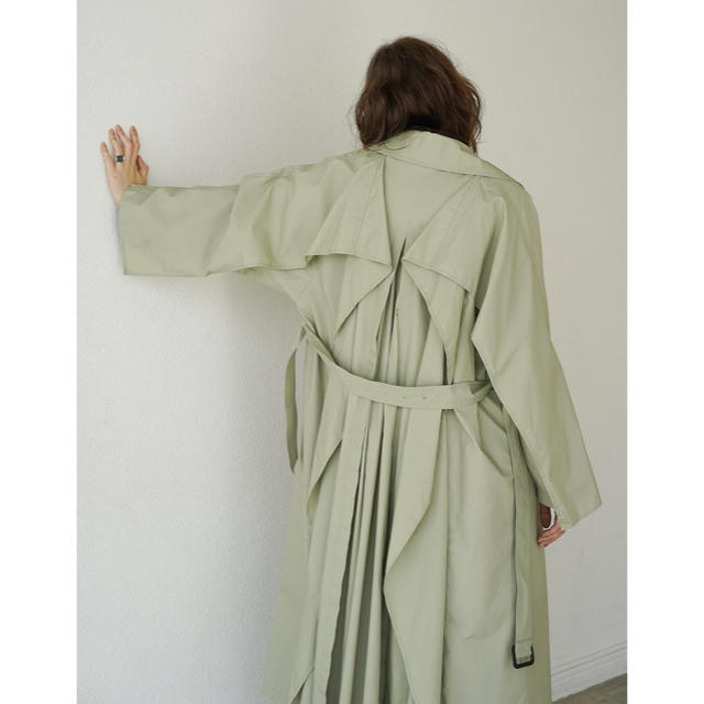 yuさま CLANE BACK FRILL SLEEVE TRENCH COAT