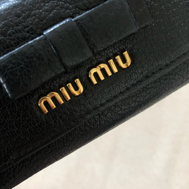 miumiu(ミュウミュウ)のmiu miu キーケース レディースのファッション小物(キーケース)の商品写真