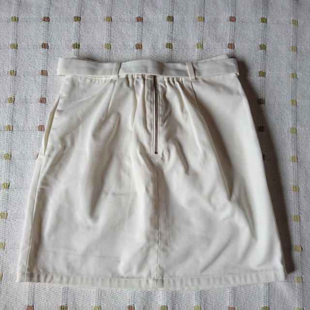 LOWRYS FARM(ローリーズファーム)のLOWRYSFARM 白スカート  レディースのスカート(ミニスカート)の商品写真