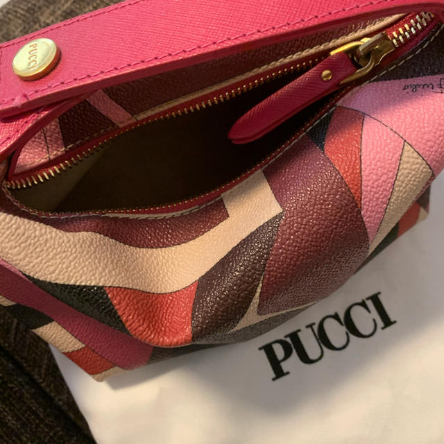 EMILIO PUCCI(エミリオプッチ)のプッチ PUCCI ポーチ ハンドバッグ ピンク  レディースのバッグ(ハンドバッグ)の商品写真
