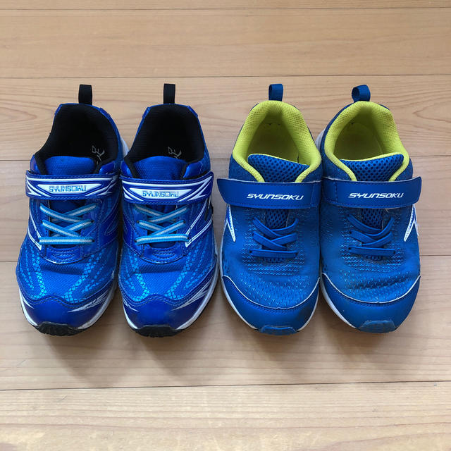 asics(アシックス)のアシックススニーカー瞬足２セット キッズ/ベビー/マタニティのキッズ靴/シューズ(15cm~)(スニーカー)の商品写真