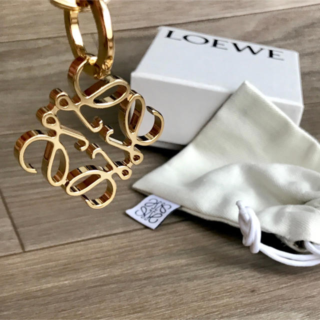 LOEWE(ロエベ)の【未使用】LOEWE キーリング/キーホルダー　チャーム レディースのファッション小物(キーホルダー)の商品写真