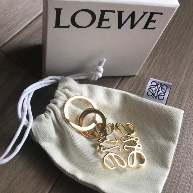 LOEWE(ロエベ)の【未使用】LOEWE キーリング/キーホルダー　チャーム レディースのファッション小物(キーホルダー)の商品写真