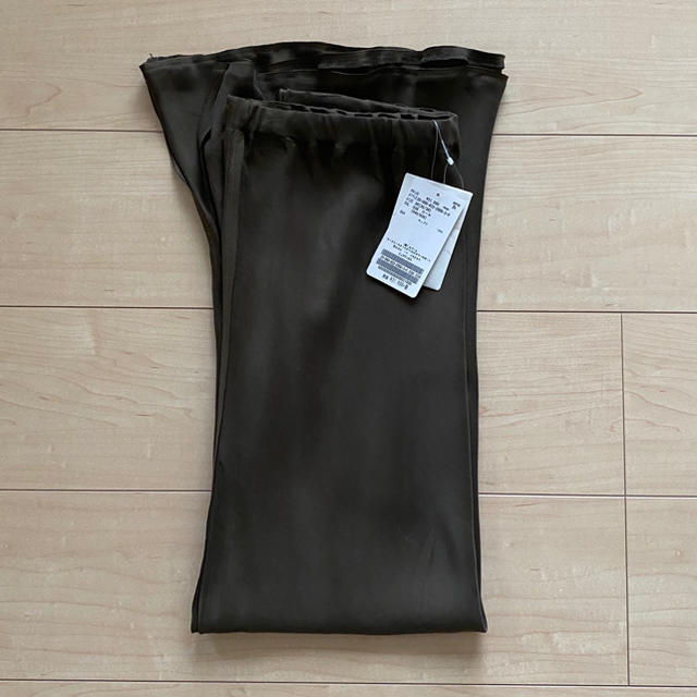 Plage(プラージュ)のPlage Cuサテンスカート カーキ／38 レディースのスカート(ロングスカート)の商品写真