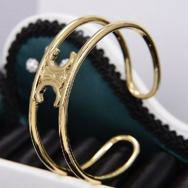 ゴールド celine バングル CELINEの通販 by shop 88|セリーヌなら