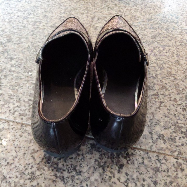 GU(ジーユー)のパイソン柄 パンプス  Ｌ  24 レディースの靴/シューズ(ハイヒール/パンプス)の商品写真