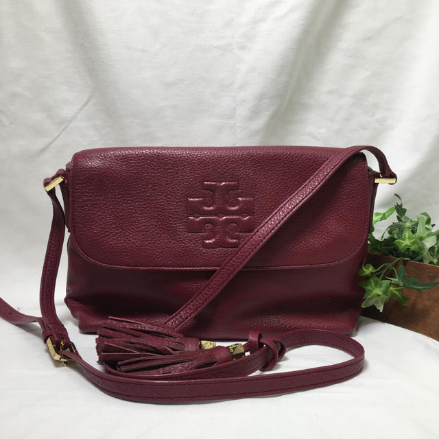 Tory Burch(トリーバーチ)の定価4万✨Aランク✨TORY BURCH ボルドータッセル　ショルダーバッグ レディースのバッグ(ショルダーバッグ)の商品写真