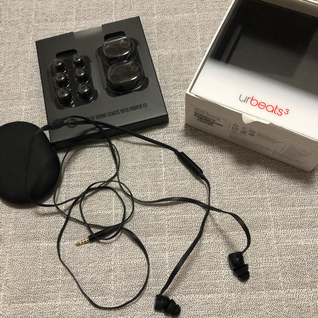 ur beats3 イヤホン スマホ/家電/カメラのオーディオ機器(ヘッドフォン/イヤフォン)の商品写真