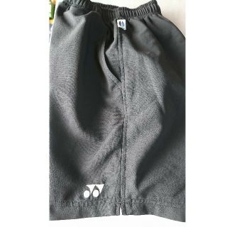 ヨネックス(YONEX)のブラックのYONEXジュニア140サイズのハーフパンツ。(ウェア)